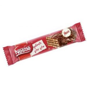 Nestle Classic Napolitana cu crema de cacao invelita in ciocolata cu lapte 35g - hesperisgroup.com